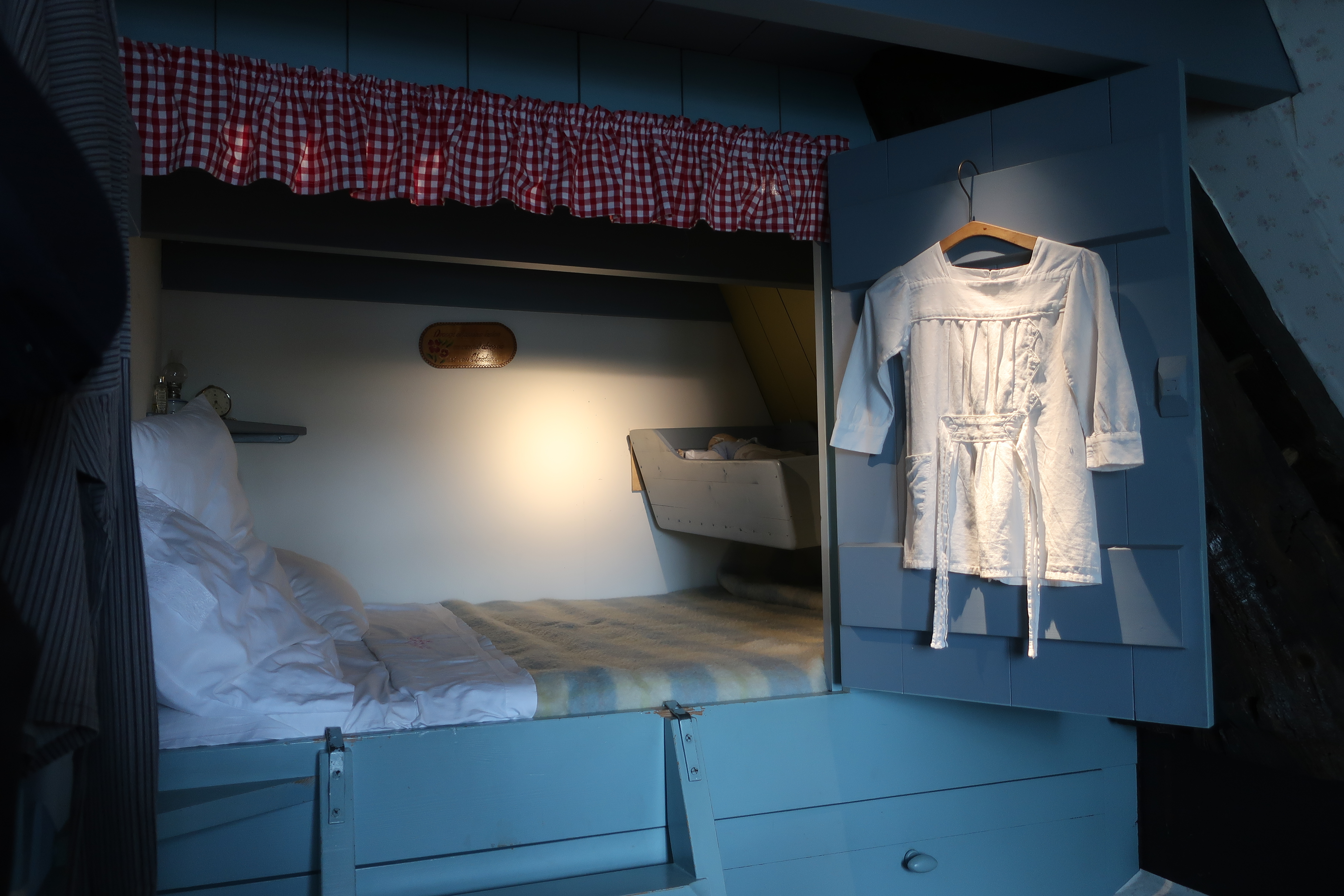 Damals waren Niederländer noch nicht so gross. Bett in einer Mühle am Kinderdjik.