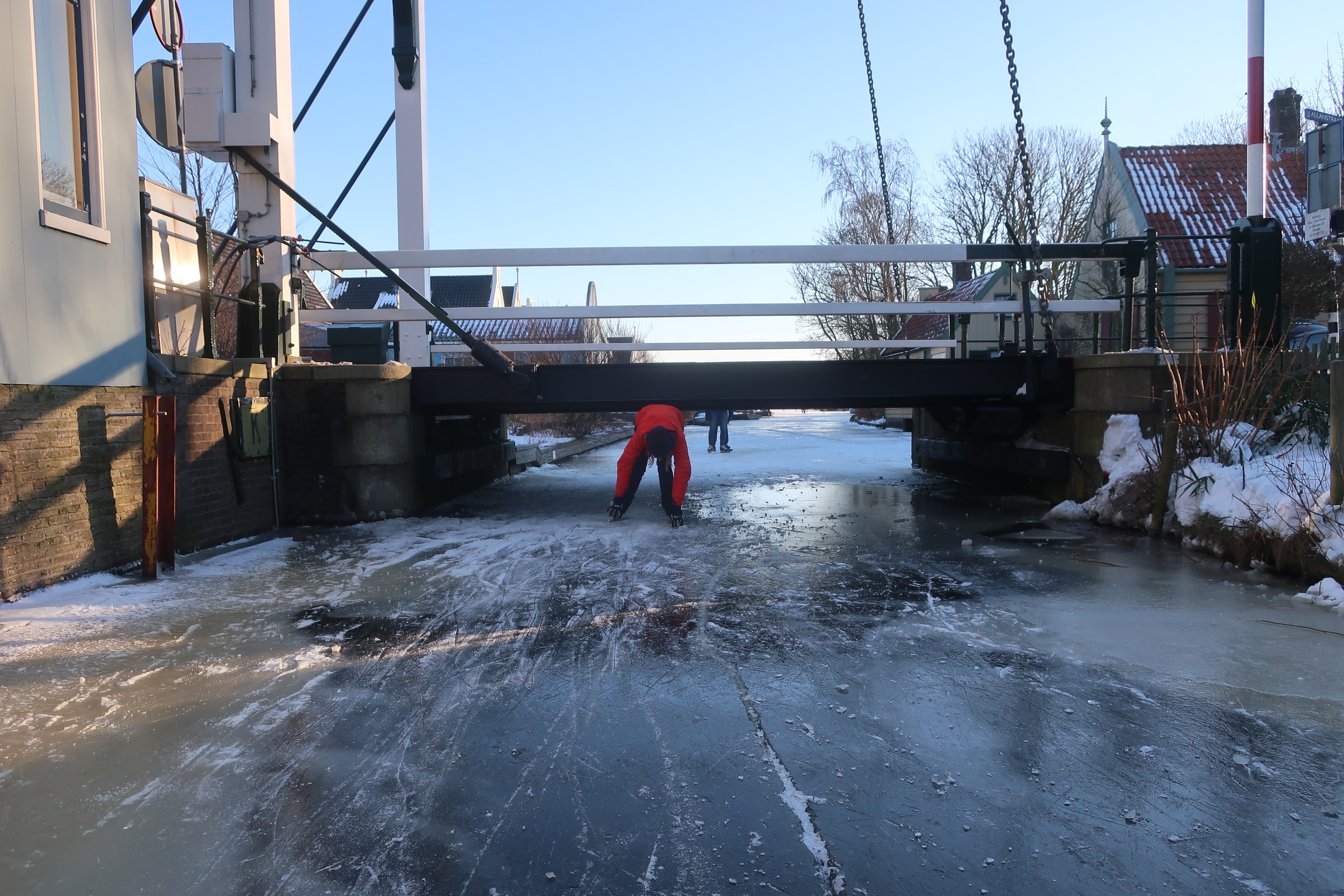 Besonders herausfordernd: Brücken unterqueren.