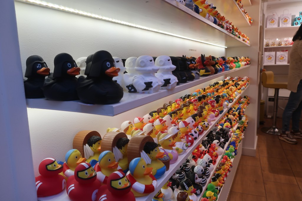 Kinder Highlight. Laden für Badeenten.