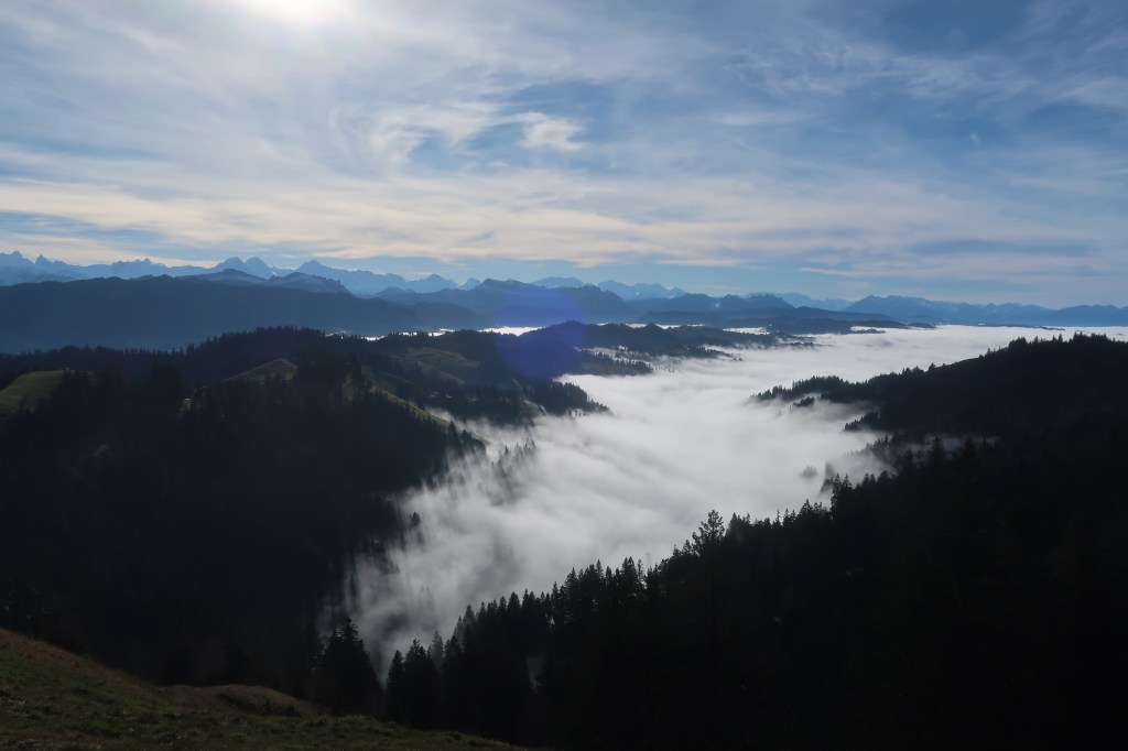 Blick runter in's Fankhaus. Nebelmeer.