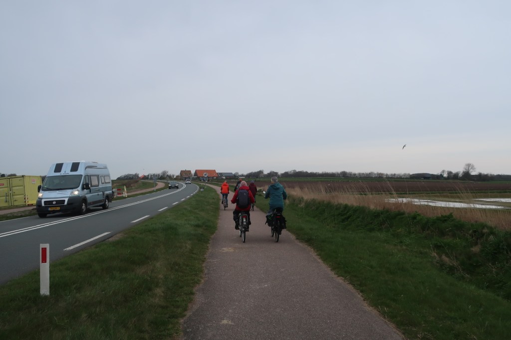 Mit dem Velo auf dem Weg nach Den Burg.