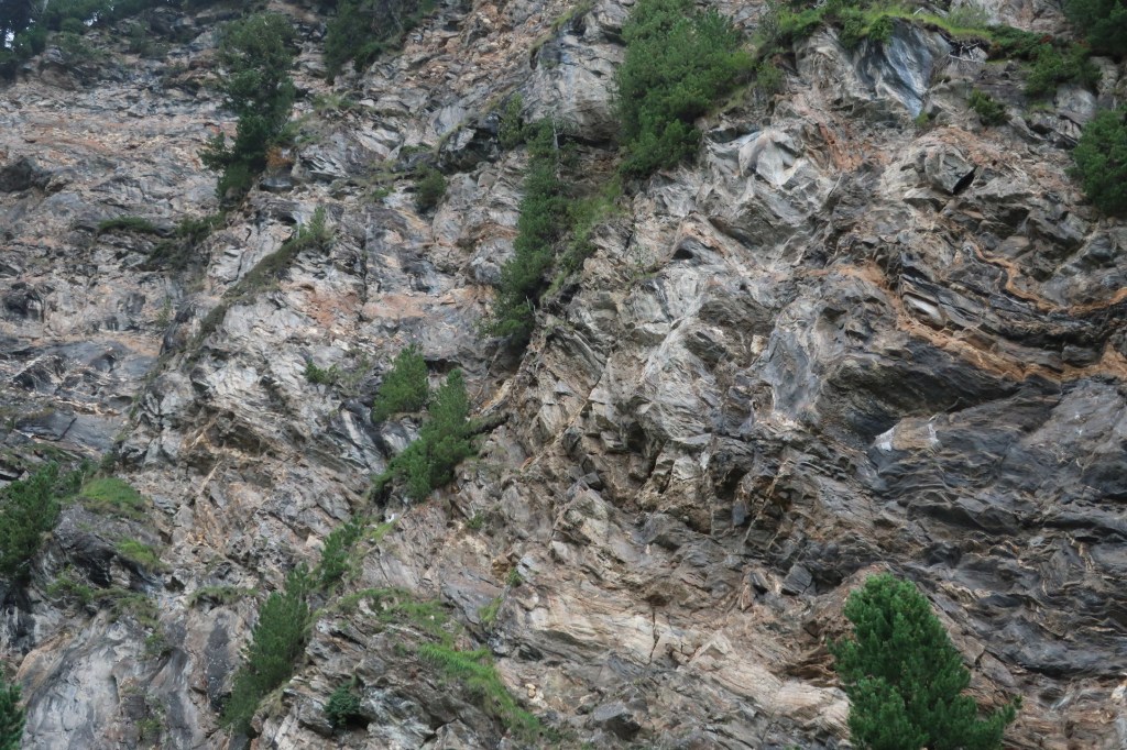 Felswand kurz vor Croce Portera.