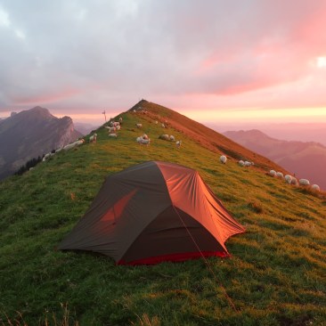 Das Zelt bei Sonnenuntergang.
