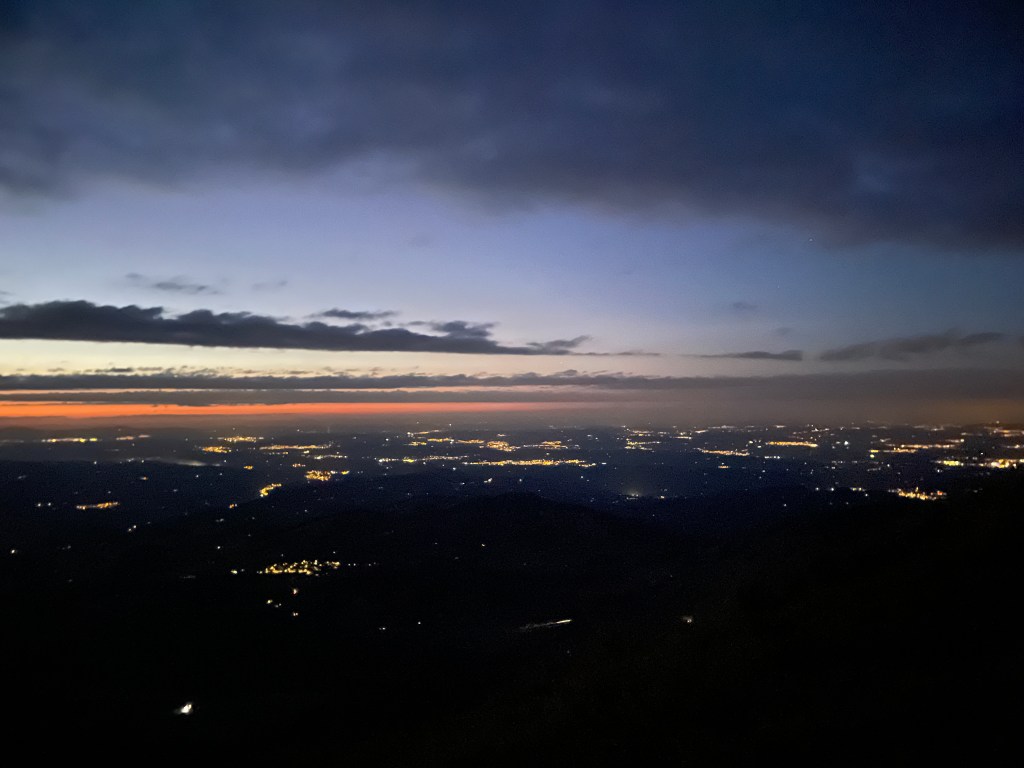 Blick über Mittelland am späten Abend.